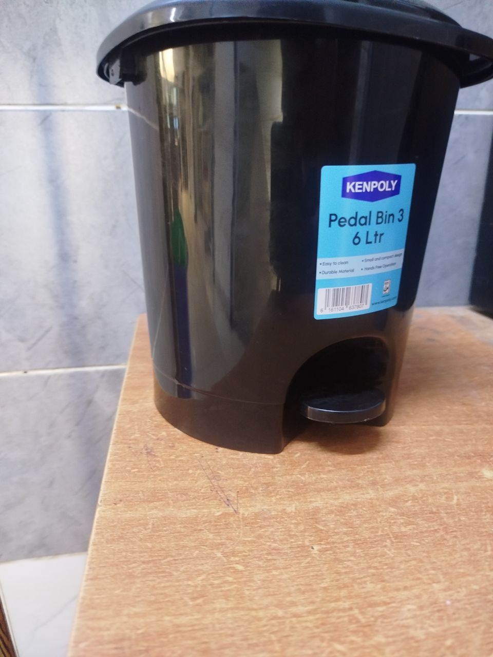 home use small waste bin with pedal  10 liters