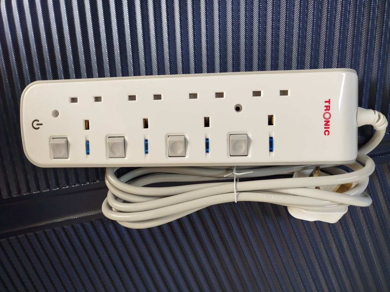 High quality 4 port power extension - 3 meters cable