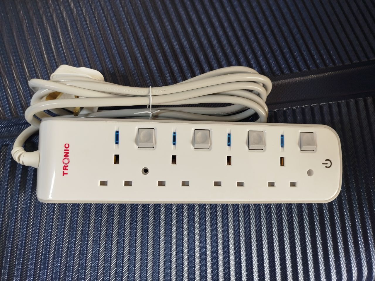 High quality 4 port power extension - 3 meters cable