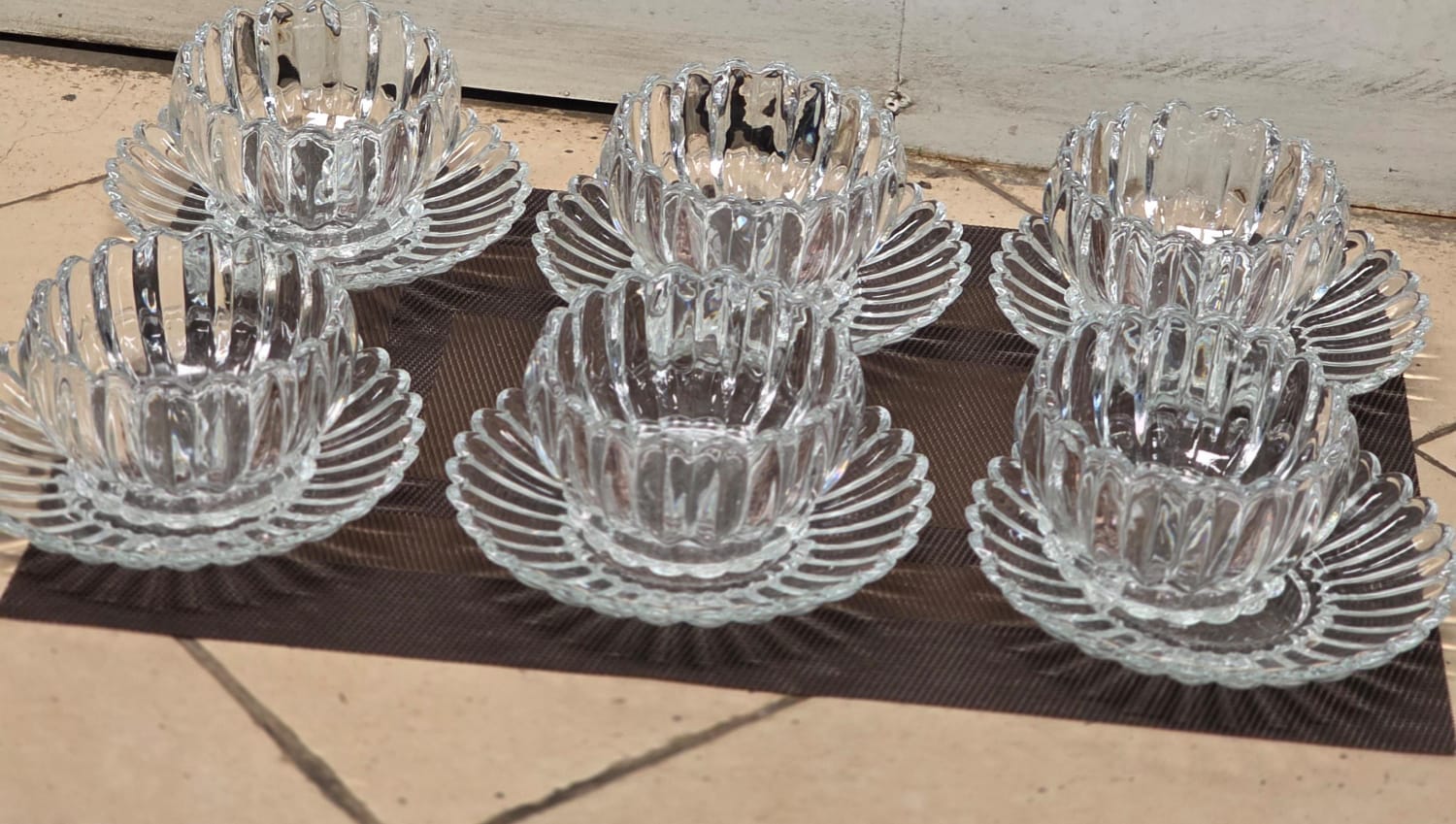 12 pcs crystal glass mug and saucer 
Ice bowl, salad bowl,soup bowl ,snack bowlCeramic material 
Quality is guaranteed 
Perfect for Coffee, Tea, Hot Chocolate, Milk etc
Skillfully Designed