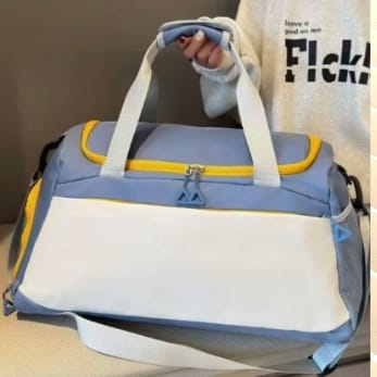 large Travel duffle bag.Its spacious main compartment offers plenty of room to pack clothes, shoes, toiletries, and travel essentials, making it perfect for weekend getaways, short business trips.