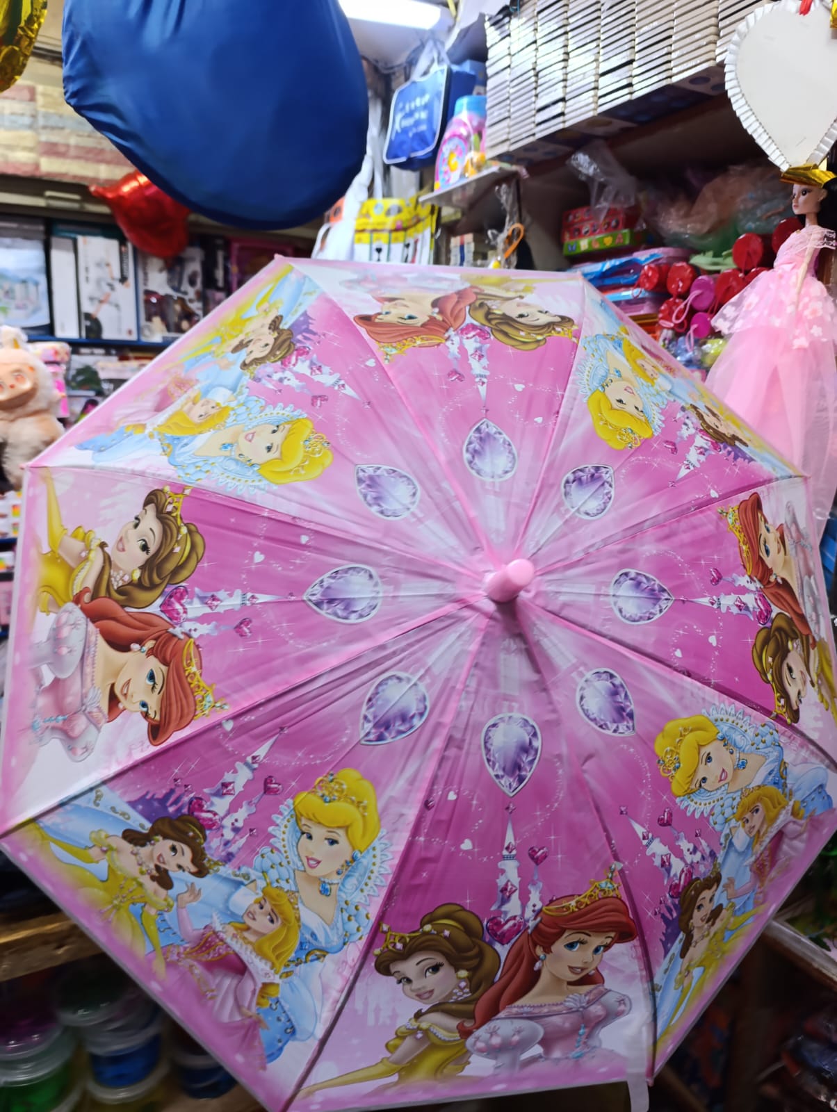 Cartoon theemed kids umbrella Bright cartoon-themed design that kids love and enjoy carrying
Lightweight and easy for small hands to hold
Child-friendly size for better comfort and control
Strong, dur