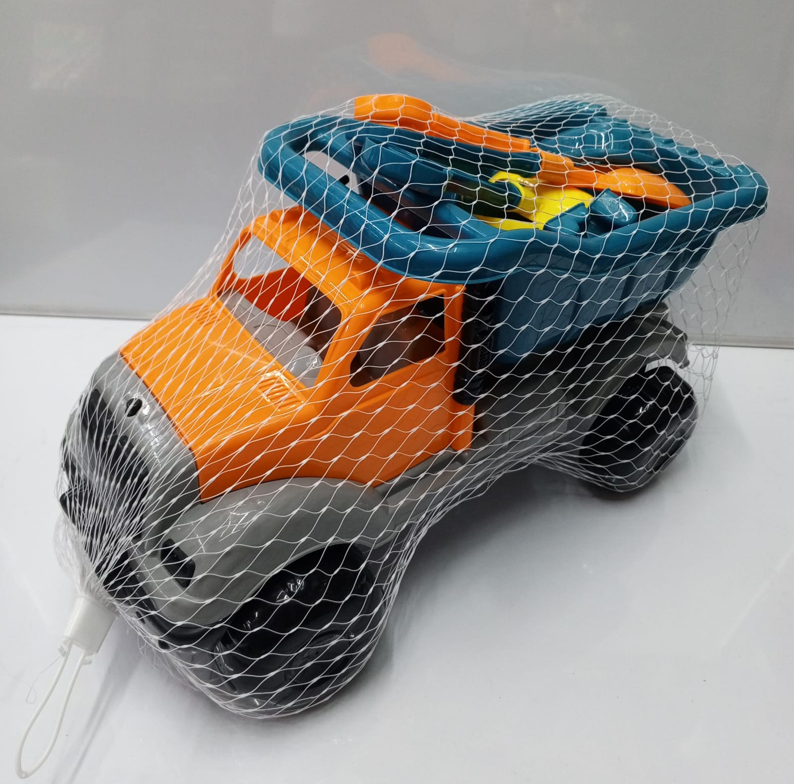 Standard Quality Beach Truck Plus Toys