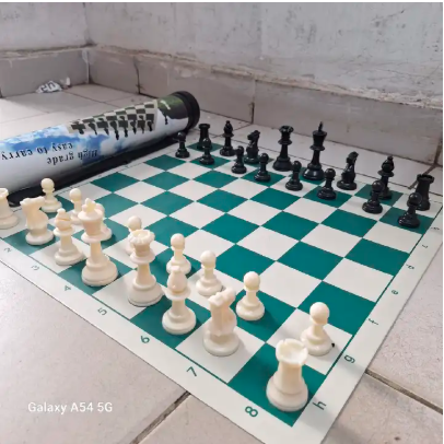 34×34 cm Foldable Magnetic Chess Board Set – Classic Portable Strategy Game for All Ages perfect for family game nights, school clubs, or thoughtful gifting
