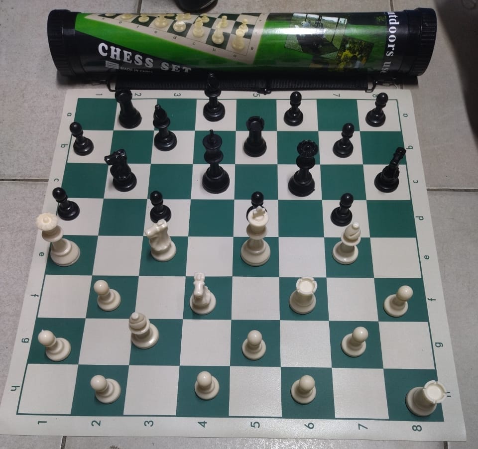 34×34 cm Foldable Magnetic Chess Board Set – Classic Portable Strategy Game for All Ages perfect for family game nights, school clubs, or thoughtful gifting