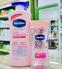 2 Packs Vaseline Daily Brightening Even Tone Body Lotion 600ml + 200ml Oil for Glowing Skin, with Vitamin B3 & Triple Sunscreens-For Radiant Looking Skin in 2 Weeks Vaseline Body Lotion Vaseline Oil