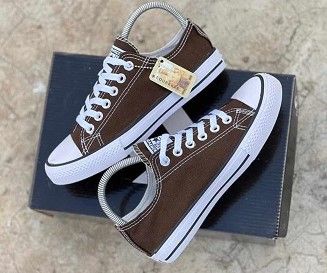 Beautiful Unisex Mens and Womens Shoes Comfortable Lace Up Sneakers Fashionable Gentlemen Shoes Low Dunk Rubbers Sport Shoes