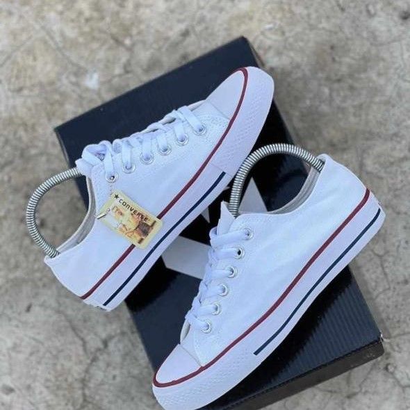 Beautiful Unisex Mens and Womens Shoes Comfortable Lace Up Sneakers Fashionable Gentlemen Shoes Low Dunk Rubbers Sport Shoes
