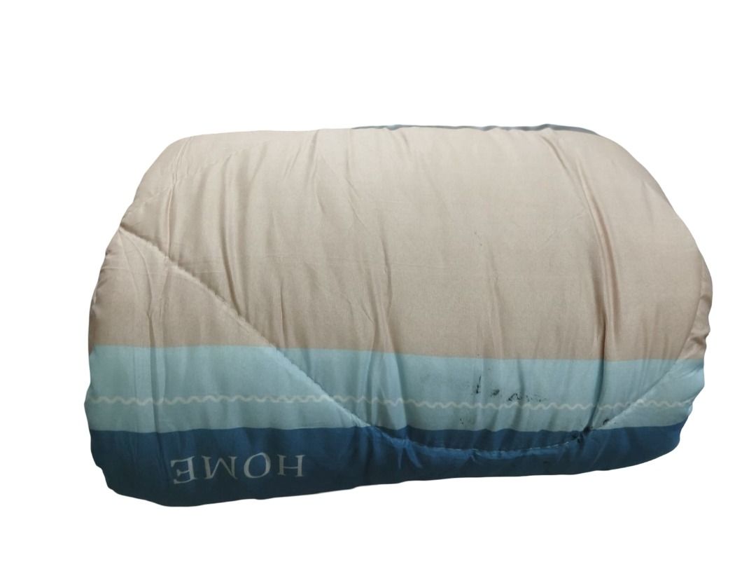 4pcs of  Cotton Duvet Set come as 1pc Duvet, 1pc Bedsheet and 2pcs Pillow Cases Size either  4*6 or 6*6