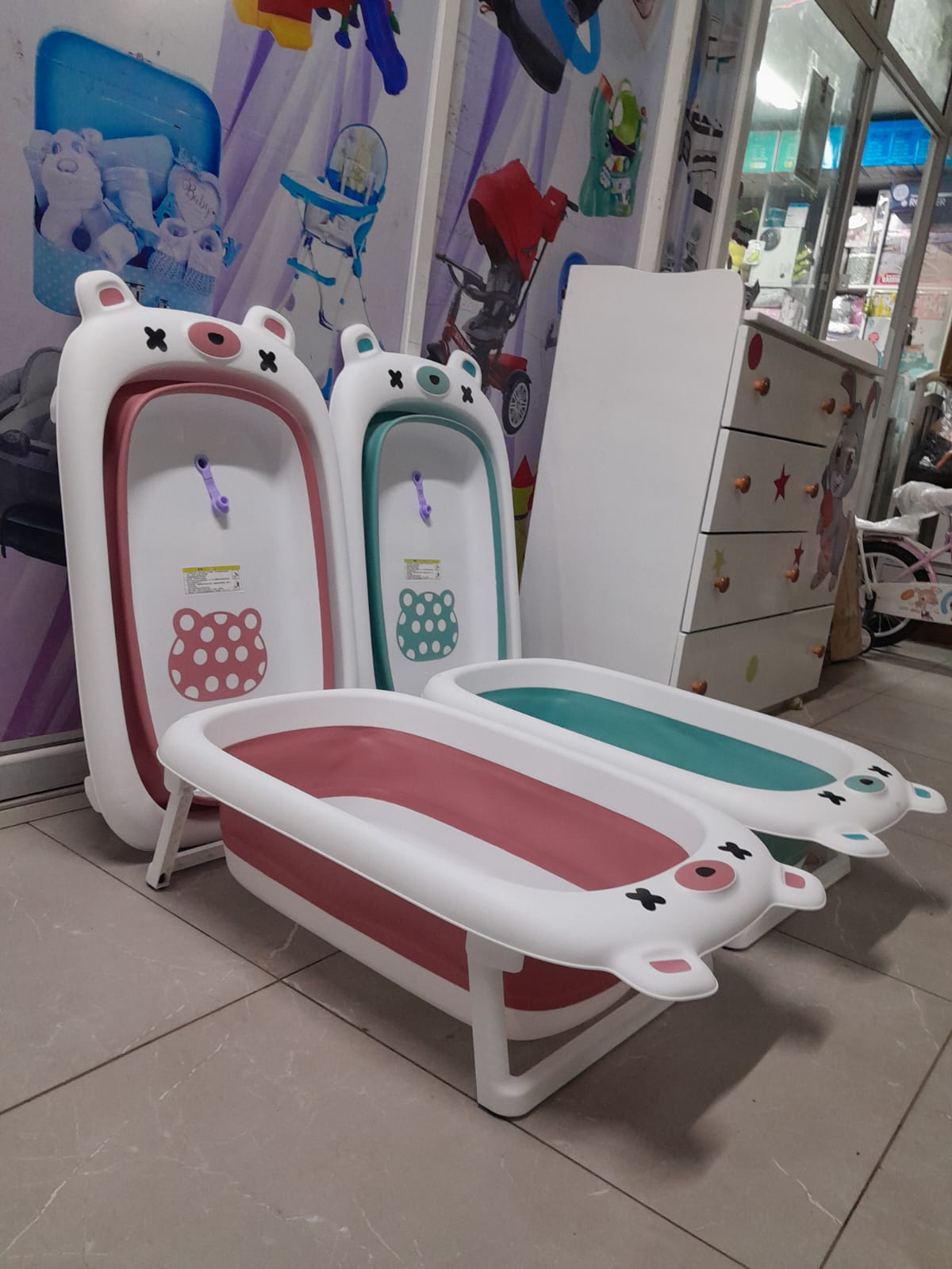1pc Classy Foldable Baby bath tub /basin with a hot water sensor