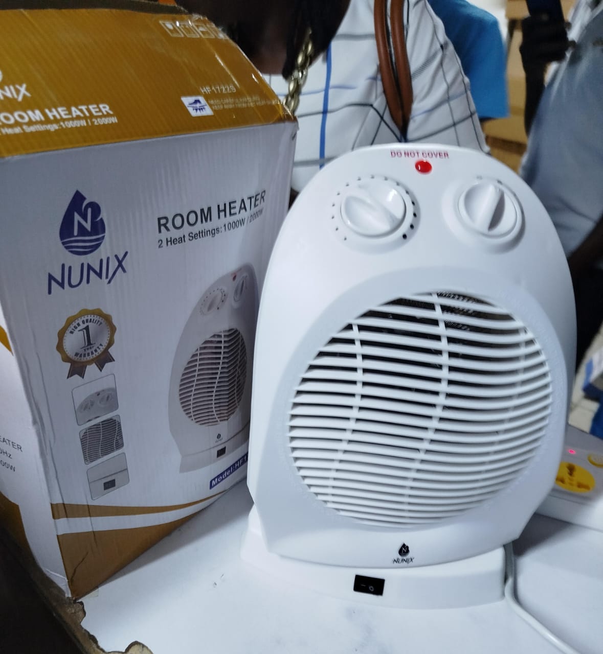 1 pc classy new arrival Nunnix Rotating fan/ heater 1722s