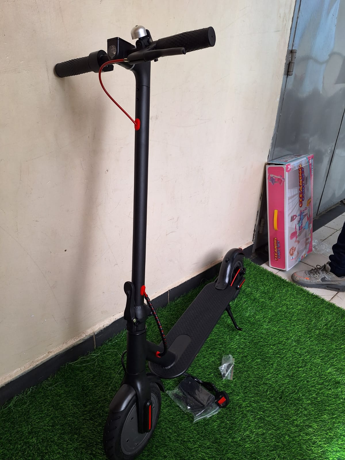 [ CLASSY NEW ARRIVALS 🤩🤩✨ !!! ] Single Brand New Elegant Multi Functional Fast Stylish and Comfortable Classy Electric scooter for adults . Desiring To Serve The Best Experience ✨