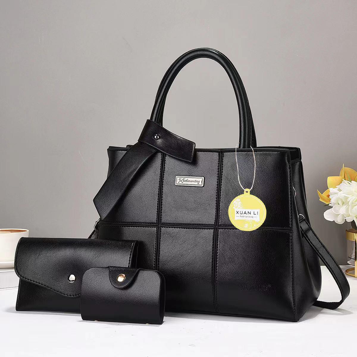 [🔥NEW LIMITED OFFER 🤩🤩✨ !!! ] 3 IN 1  Brand New Stylish Ladies Handbag .Your belonging will be safe and accessible, but it is the look and feel of this bag that really makes a statement✨👌
