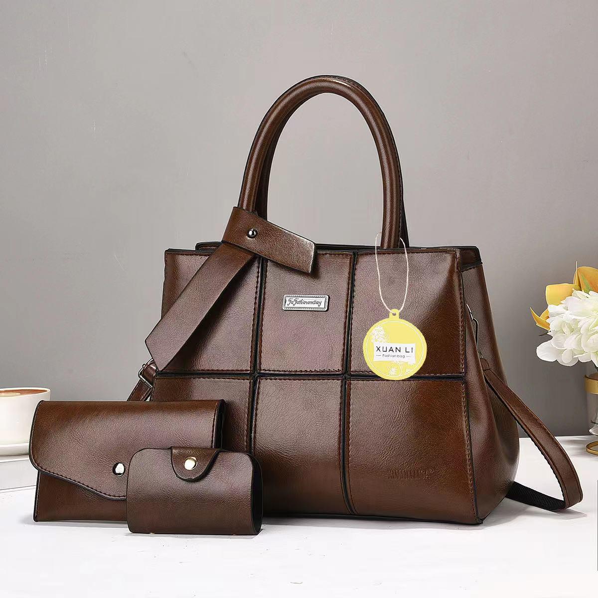 [🔥NEW LIMITED OFFER 🤩🤩✨ !!! ] 3 IN 1  Brand New Stylish Ladies Handbag .Your belonging will be safe and accessible, but it is the look and feel of this bag that really makes a statement✨👌