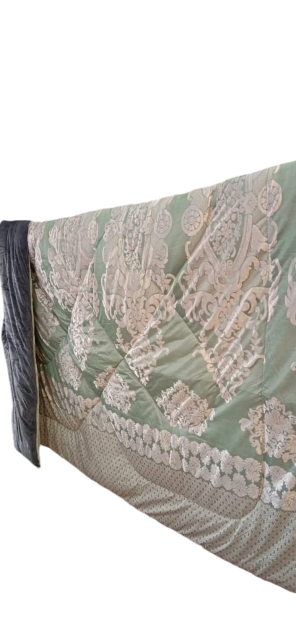 [ CLASSY NEW ARRIVALS🤩🤩✨ !!! ] (EXPERIENCE LUXURY FOR LESS ) 6 Pcs Size 6X7 Brand New High Quality Silk Duvet with 1 bedsheet , 2 pillowcases and 2 comforter cases at an Affordable Price✨👌