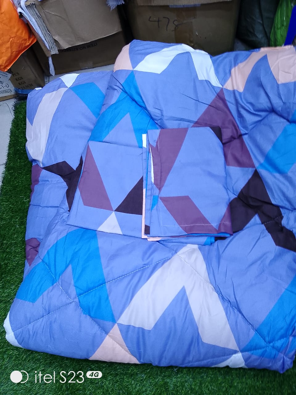 [🔥GRAB IT AT LOW PRICE+ ADDED OFFERS]🤑😝 !!! ] 1 Pc Size 5X6 Classy Brand New Very High Quality Stylish and Luxurious Unbinded duvets at Affordable Price..Desiring To Serve The Best Experience