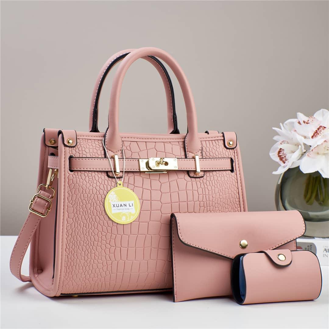 [🔥TRAVEL IN STYLE 🤩🤩✨ !!! ] 3 in 1 Brand New Stylish and Elegant Ladies Handbag .Your belonging will be safe and accessible, but it is the look and feel of this bag that really makes a statement✨👌