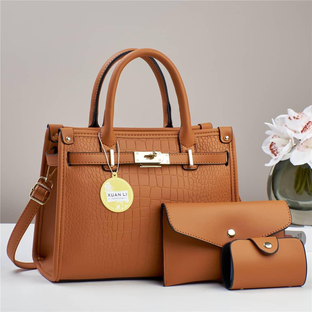 [🔥TRAVEL IN STYLE 🤩🤩✨ !!! ] 3 in 1 Brand New Stylish and Elegant Ladies Handbag .Your belonging will be safe and accessible, but it is the look and feel of this bag that really makes a statement✨👌
