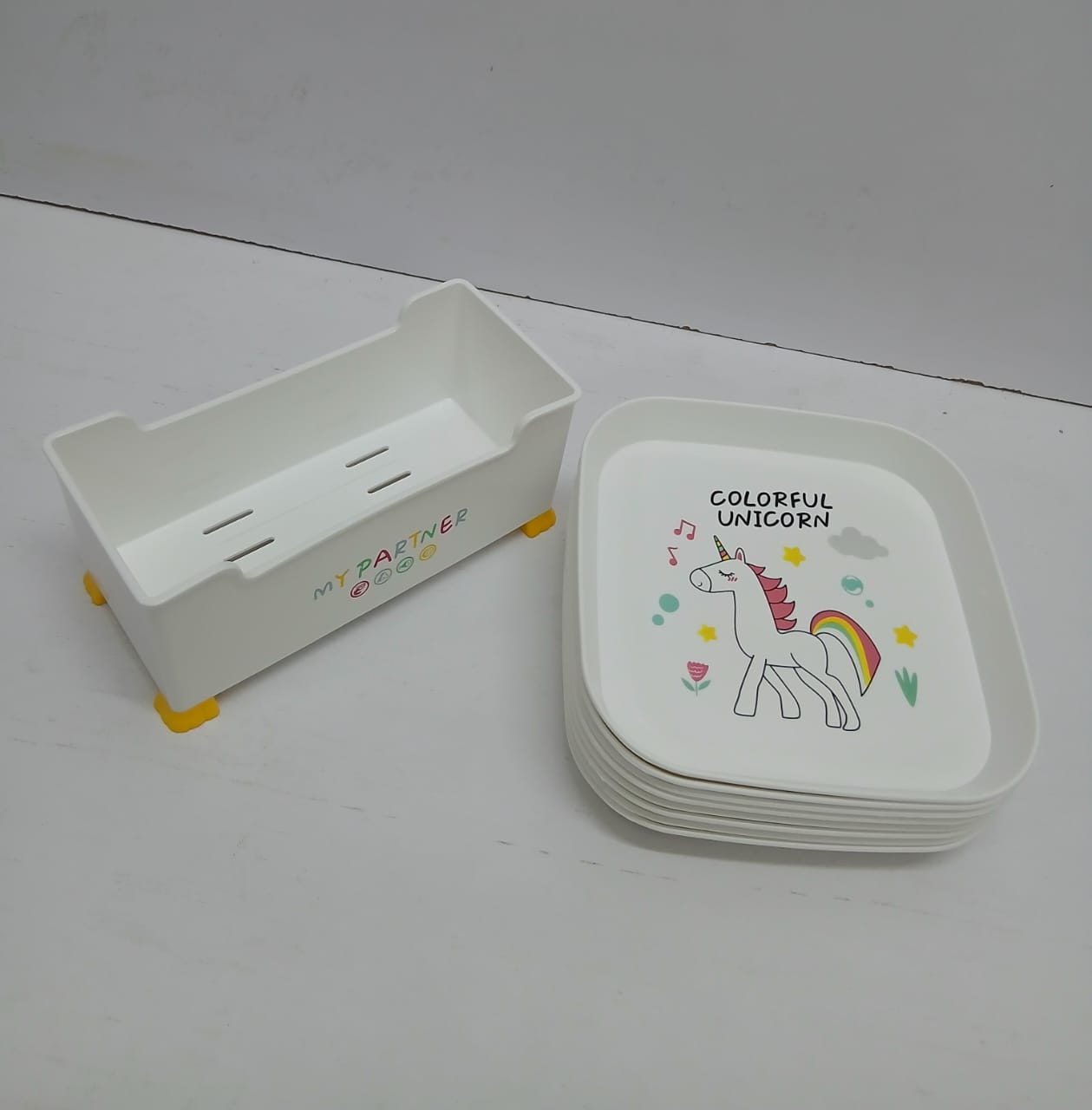 🔥 BEST DEAL OFFER 🔥 1pc Kids Snack Plate with Stand – Recyclable Acrylic, Tear-Resistant, Indoor Use, Perfect for Meals, Snacks, Lunch & Fun Dining