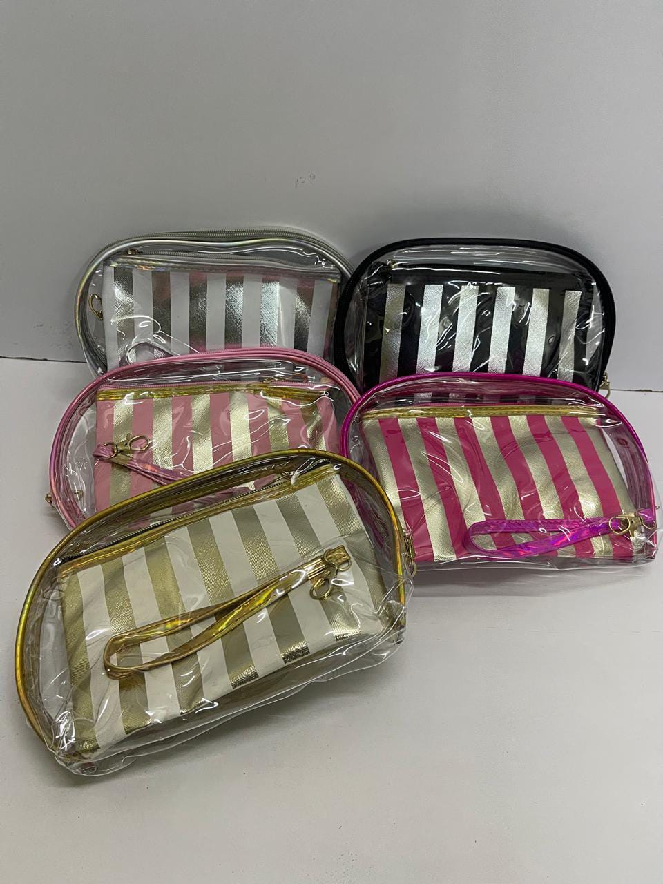 🛒 BULK OFFER 🛒 1pc ❇️ 3-in-1 Multi-Purpose Makeup Pouch – Stylish, Durable Nylon Bag in Pink, Silver, Red, White & Gold
