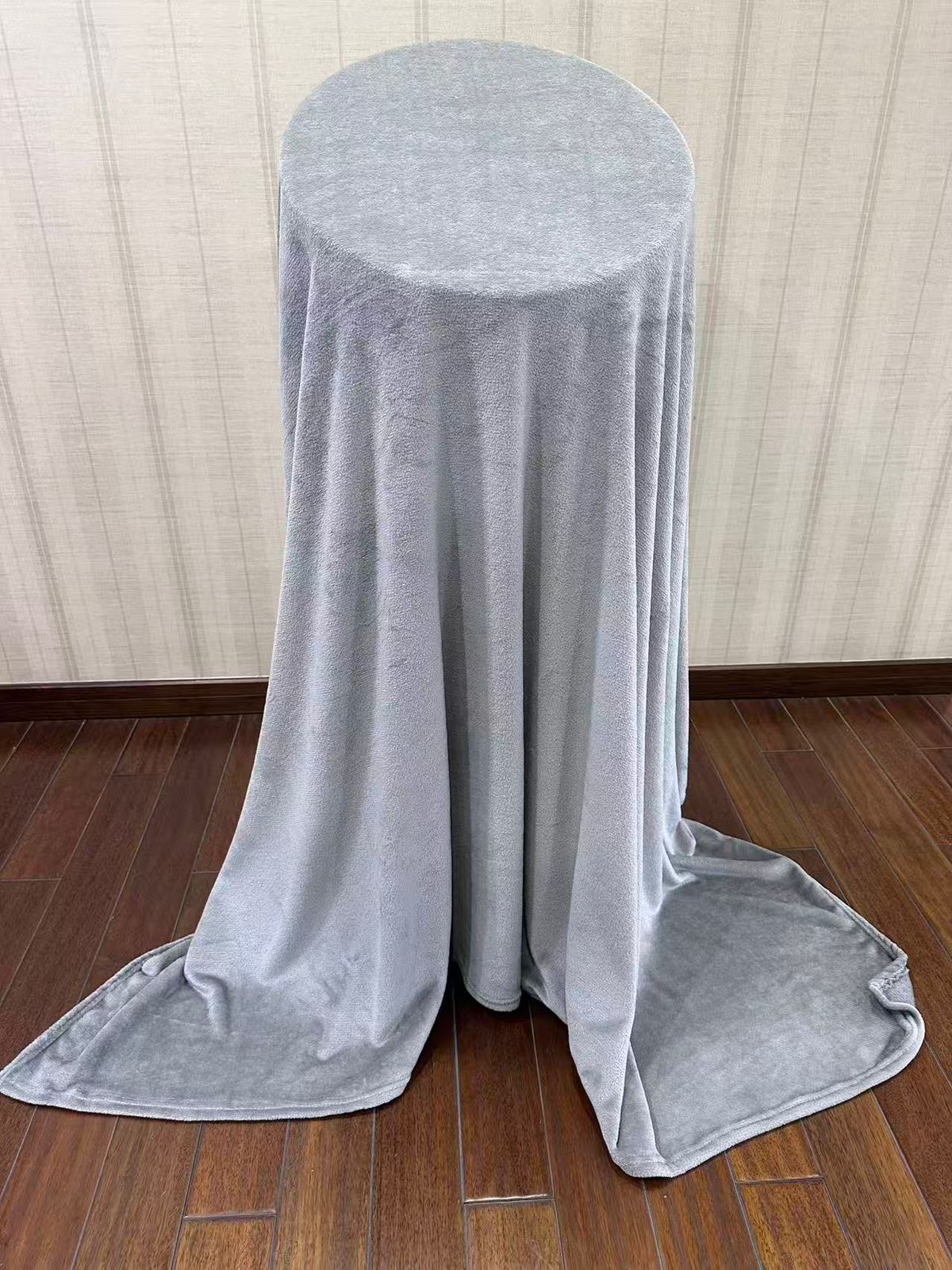 💰 Best Deal 💰 Plain Coral Fleece Throw Blanket Soft Cozy Lightweight Warm Available in Multiple Sizes Perfect for Sofa Bed or Living Room