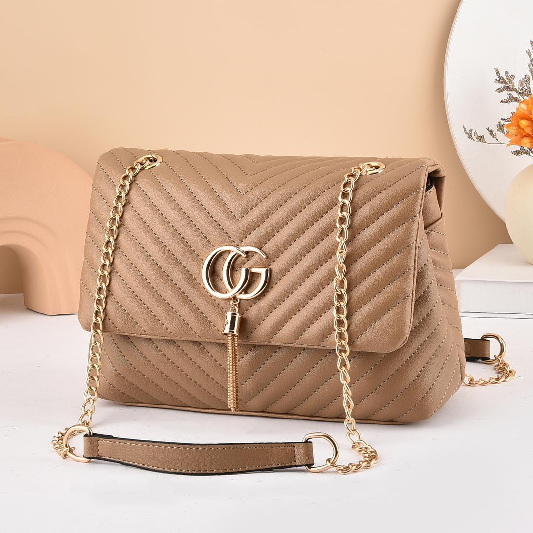 [ GRAB IT AT LOW PRICE🤩🤩✨ !!! ] 1Pc New Arrival High Quality Stylish and Luxurious Comfortable Ladies Handbag ..Designed With Durability and Functionality ✔