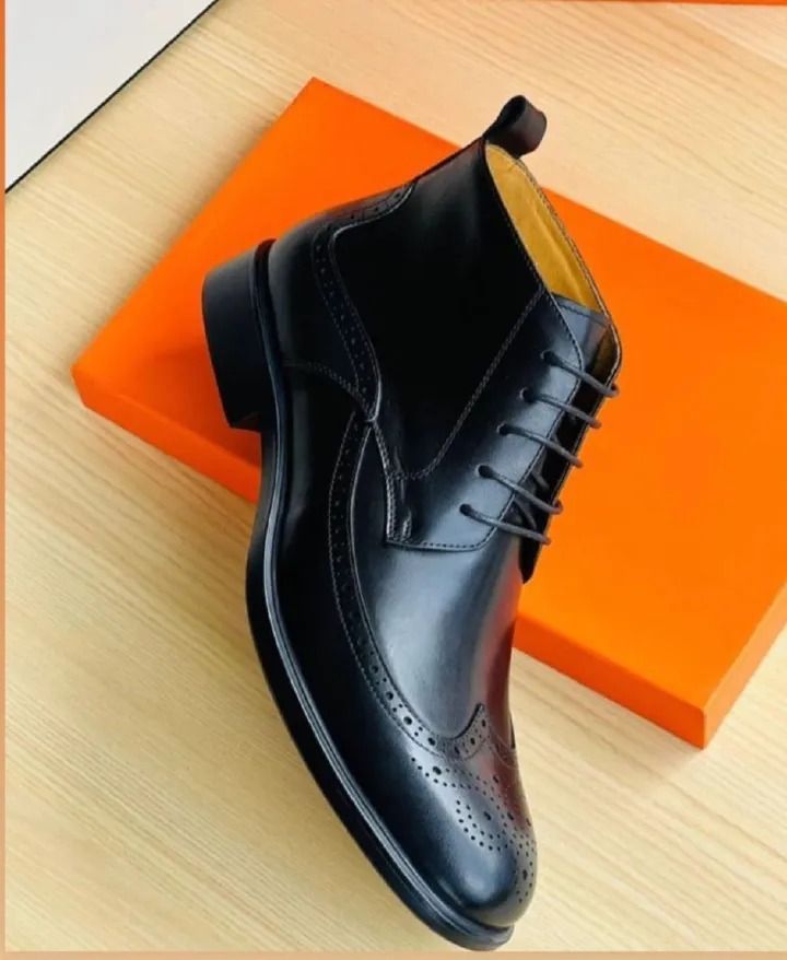 Black Leather Laced Clarks Official Boots – Rubber Sole for Enhanced Durability – Men’s Shoes > Oxfords