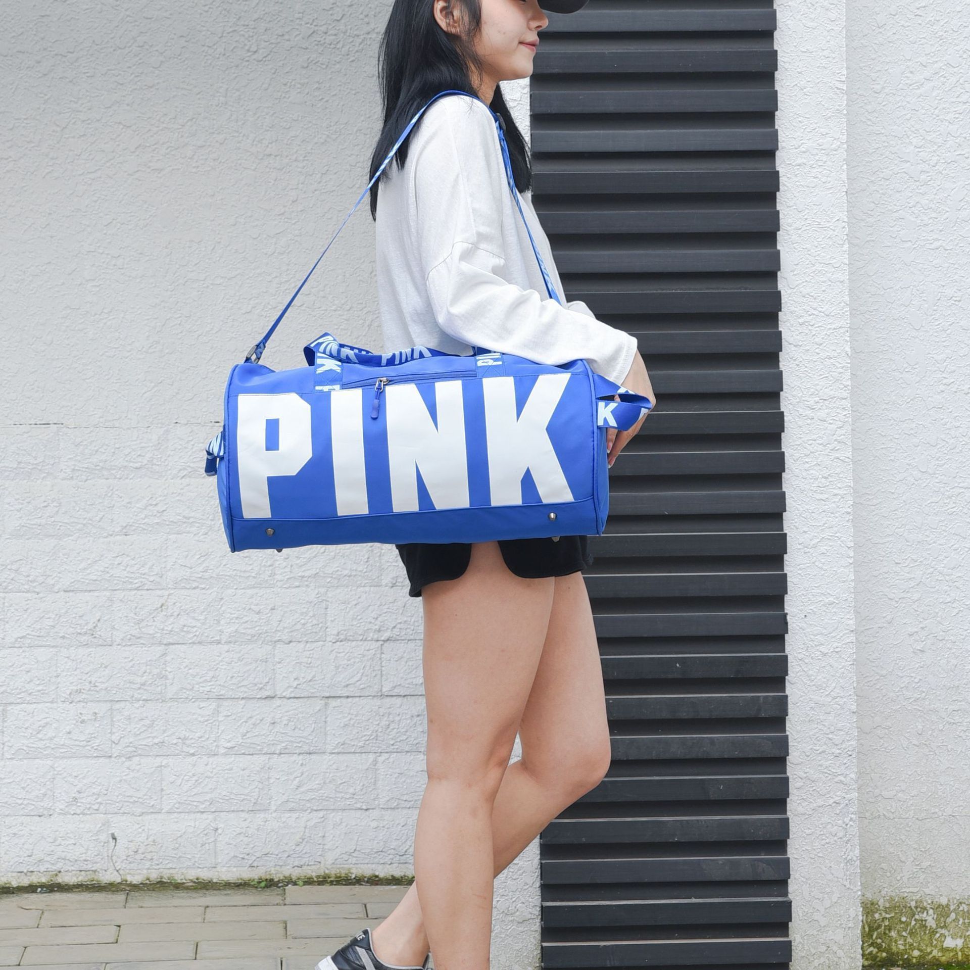 2025 New Printed Sports Bag Travel Bag Outdoor Sports Bag Fitness Bag Handbag Shoulder Bag Large-capacity Storage Bag Waterproof, Suitable for Short Trips