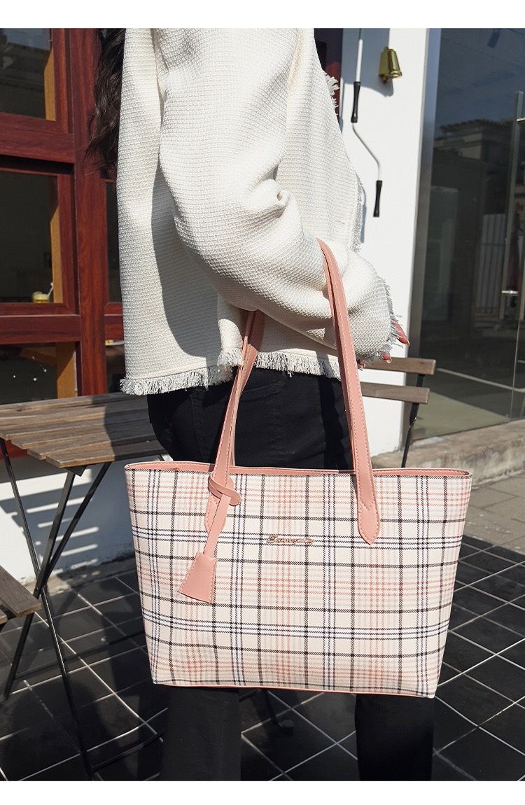 Large Capacity PU Leather Cross Body Tote Bag Vintage Multifunctional Fashionable Handbag Messenger Chain Big Size Shoulder Tote