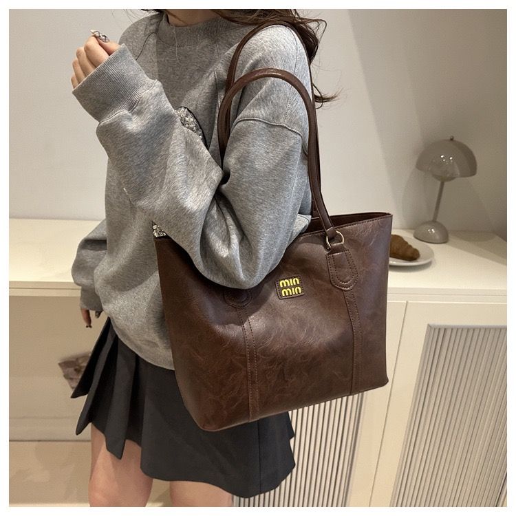 2025 New Trendy PU Leather Solid Color Zip Closure Stylish Large Capacity Women's Autumn Winter Fashion Retro Commute Tote Bag