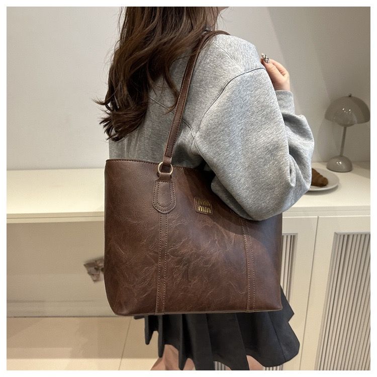 2025 New Trendy PU Leather Solid Color Zip Closure Stylish Large Capacity Women's Autumn Winter Fashion Retro Commute Tote Bag