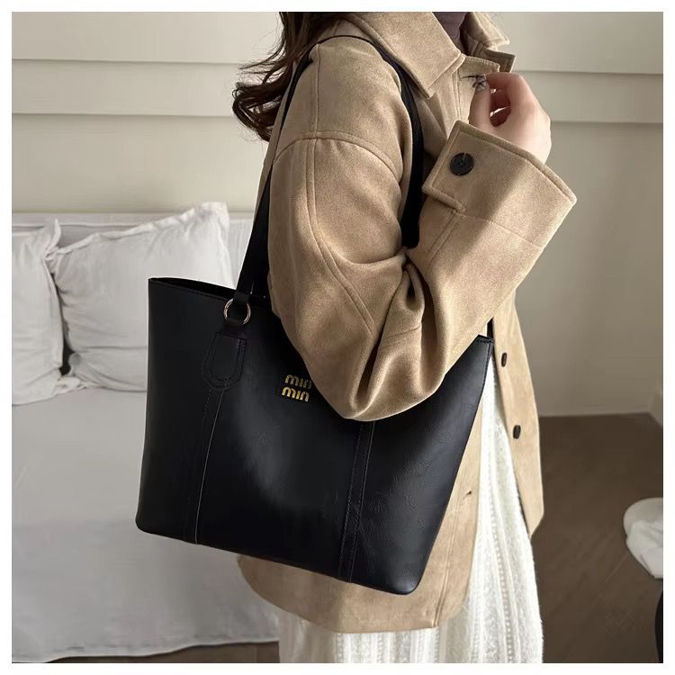 2025 New Trendy PU Leather Solid Color Zip Closure Stylish Large Capacity Women's Autumn Winter Fashion Retro Commute Tote Bag