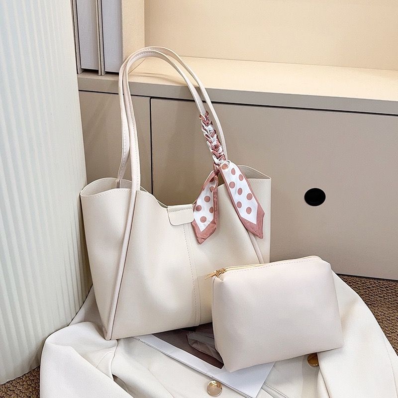 Casual Simple PU Leather Polyester Magnetic Clasp Tote Bag New Bag Large Capacity Fashion Urban Simplicity Handbag