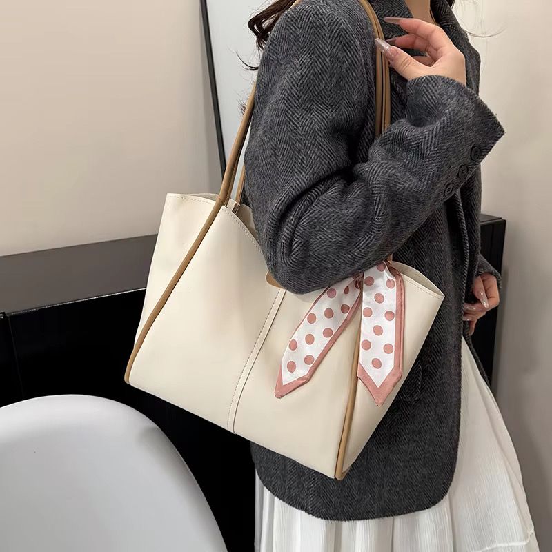 Casual Simple PU Leather Polyester Magnetic Clasp Tote Bag New Bag Large Capacity Fashion Urban Simplicity Handbag