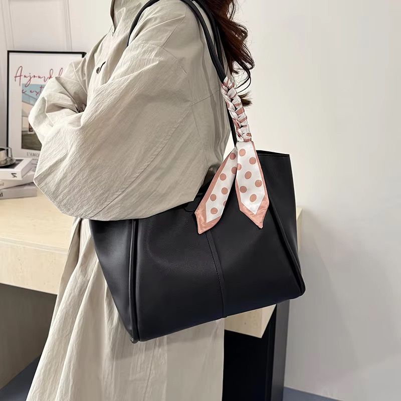 Casual Simple PU Leather Polyester Magnetic Clasp Tote Bag New Bag Large Capacity Fashion Urban Simplicity Handbag