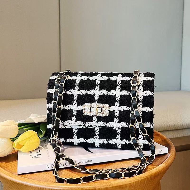 2026 Spring Autumn New Small Fragrant Woolen Bag Women's Fashion Chain Bag Texture Shoulder Slung Storage Bag.