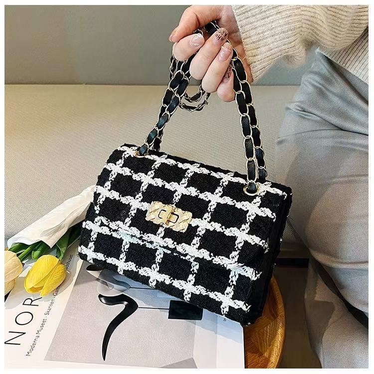 2026 Spring Autumn New Small Fragrant Woolen Bag Women's Fashion Chain Bag Texture Shoulder Slung Storage Bag.