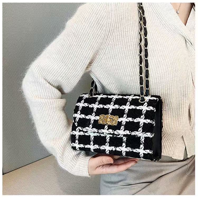 2026 Spring Autumn New Small Fragrant Woolen Bag Women's Fashion Chain Bag Texture Shoulder Slung Storage Bag.