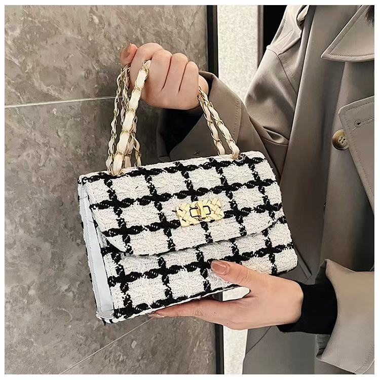 2026 Spring Autumn New Small Fragrant Woolen Bag Women's Fashion Chain Bag Texture Shoulder Slung Storage Bag.