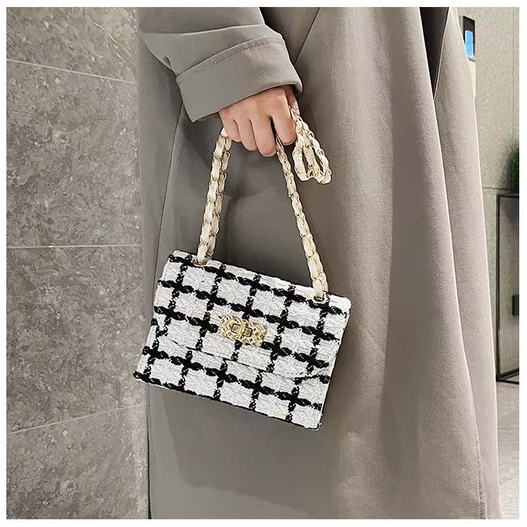2026 Spring Autumn New Small Fragrant Woolen Bag Women's Fashion Chain Bag Texture Shoulder Slung Storage Bag.