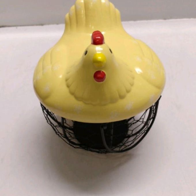 25 Eggs Metal Wire Mesh Egg Basket/ Egg Storage with a Stylish Ceramic Chicken Cover