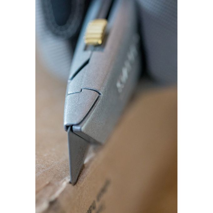 Stanley Utility Knife Retractable + 3 Blades Heavy Duty Classic 99E