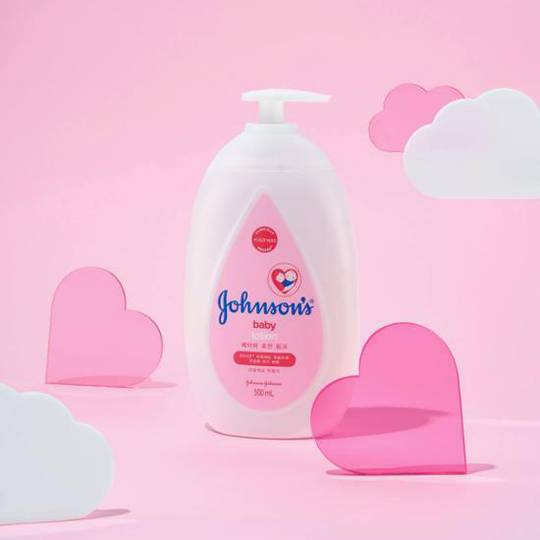 Johnson's Baby Lotion (1 x 500 ml) Nourishing and Mild Baby Body Lotion for Delicate Skin with Coconut Oil for 24h Moisture Protection, Hypoallergenic Baby Lotion For New Born.