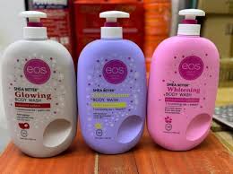 Eos Shea Better 24 Moisture Vanilla Cashmere Body Wash,7 Nourishing oils + Vitamin E Soothing protection for dry skin Creamy Gel Formula, Paraben & Phthalate Free-1000ml Plus-Free Wash Loofah Sponge.