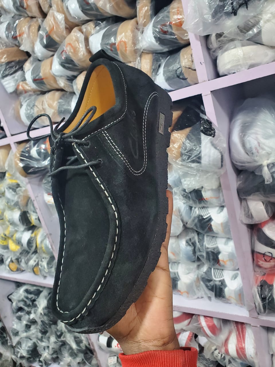 NEW ARRIVAL 1Pair Very Quality Affordable Clarks sued and leather, Wallabees boot.
