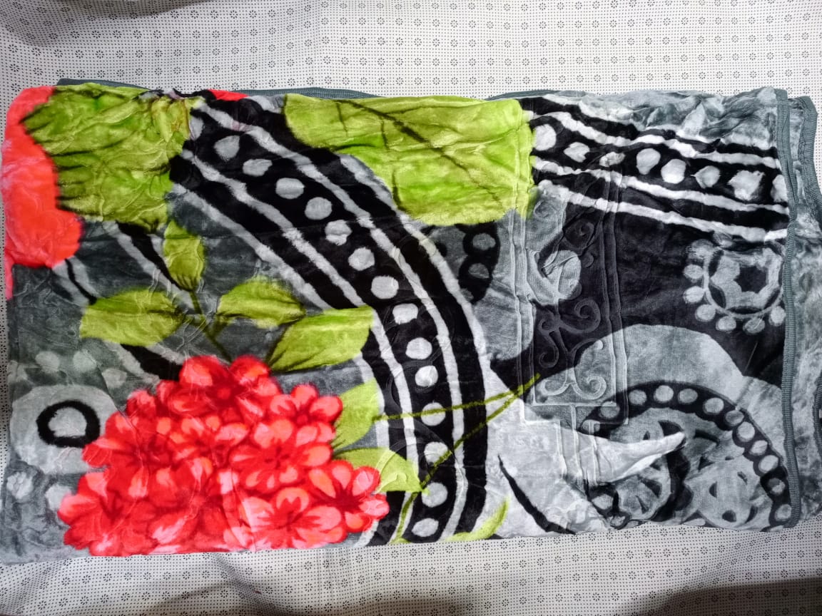 💥 SUPER OFFER 💥 - [ 5 x 6 ]  1Pc Classy High Quality Affordable Home  Blankets At Affordable price