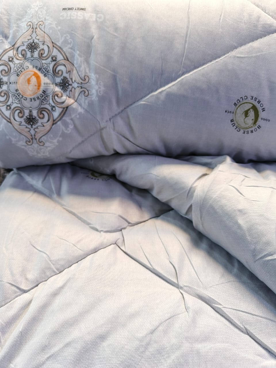 🍒MEGA SALE🍒🕳DONT MISS OUT🥑 4Pcs Size [ 5 X 6 ft ] Brand new Luxurious Exclusive Unbinded duvet one sheet two pillowcases   .Designed With Durability and Functionality✨
