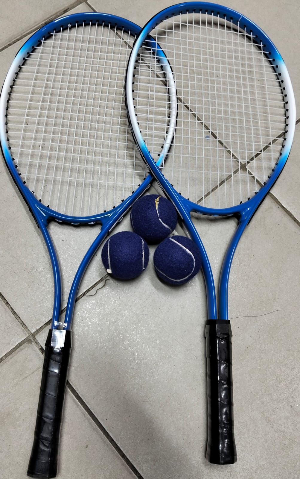 [📢PRICE DROP ALERT! SAVE BIG ON YOUR FAVES 🤑!!!]  BRAND NEW VERY QUALITY DURABLE & STYLISH PROFESSIONAL LONG TENNIS SET;2 RACKETS ,3 BALLS &  2 CARRIER BAGS FOR EACH RACKET