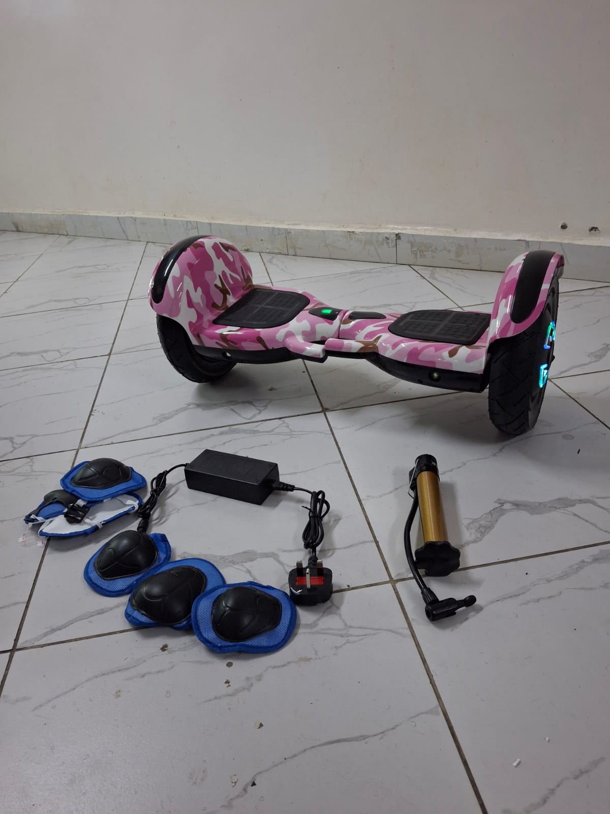 ⚡ INSTANT OFFER ⚡ - 10" Off-Road Hoverboard with Inflatable Wheels, Guards, Bluetooth & Pump, Durable & Fun, Affordable Price 🛹