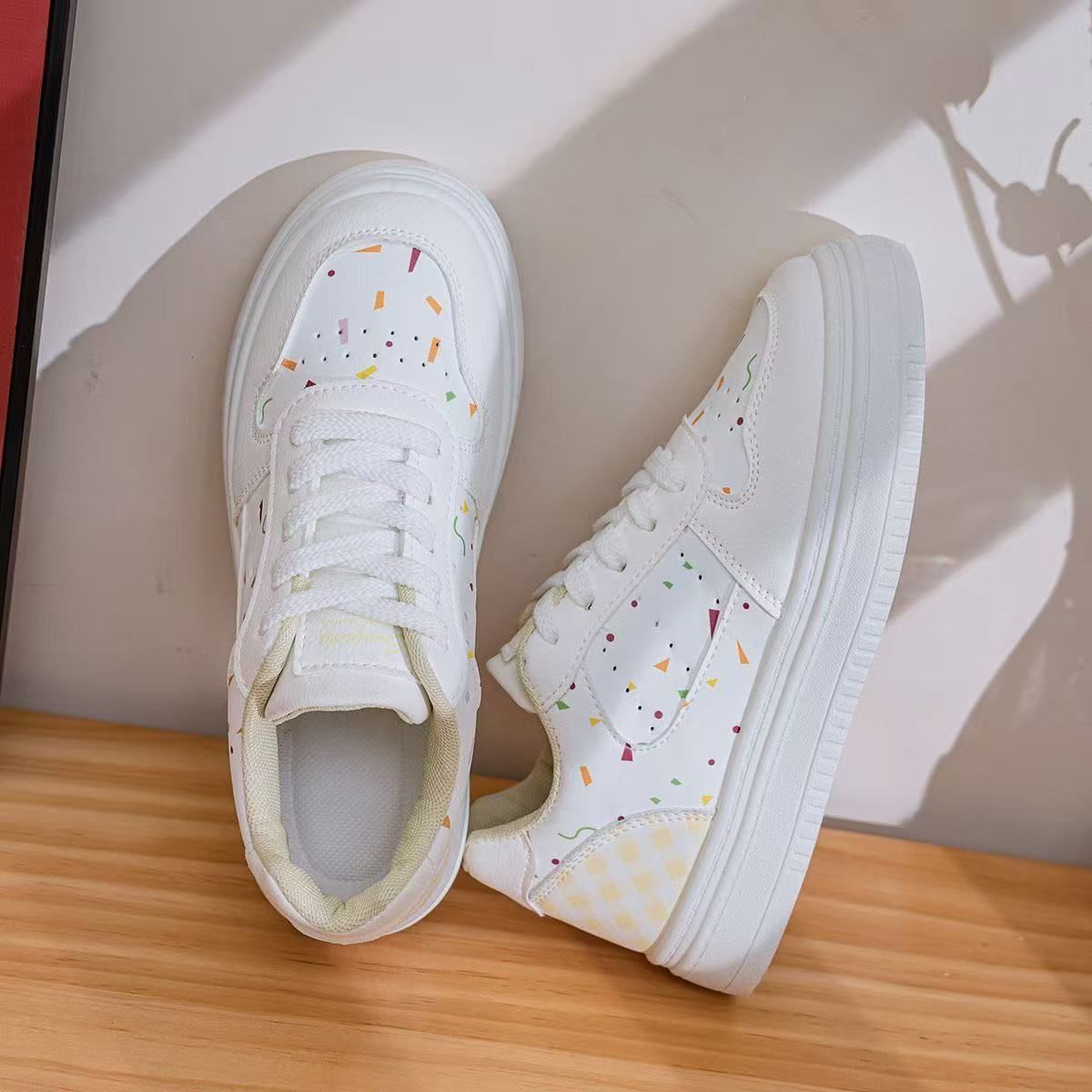 FEELNG [New Hot Selling] Stylish Super Girly Women's Sneakers, PU Leather, White Sneakers, Printed Plaid Design, Comfortable and Breathable